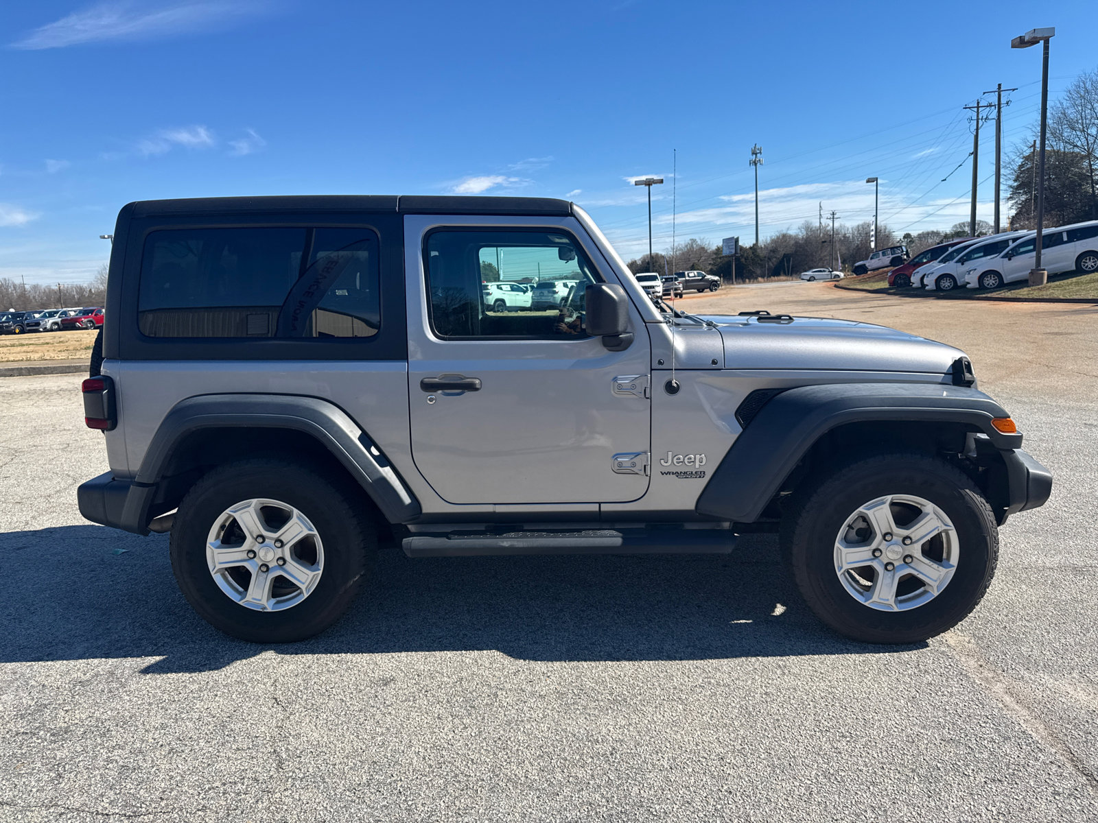 Used 2019 Jeep Wrangler Sport image 4