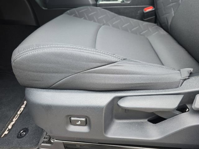 Used 2025 Toyota Tacoma SR5 image 28