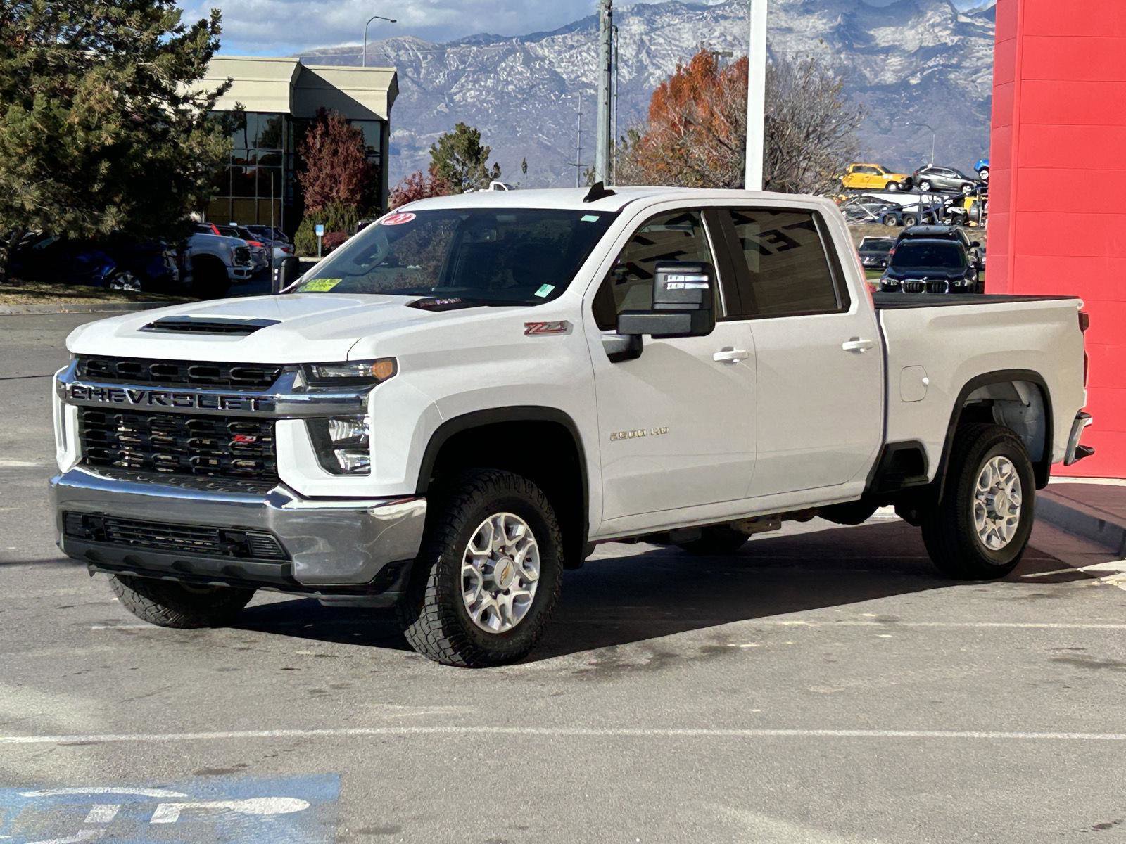 Used 2023 Chevrolet Silverado 2500 LT image 3