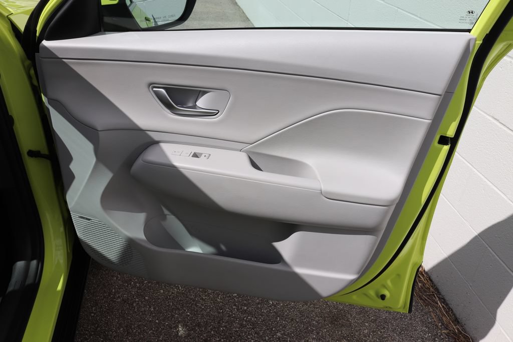 Used 2024 Hyundai Kona Limited FWD image 15