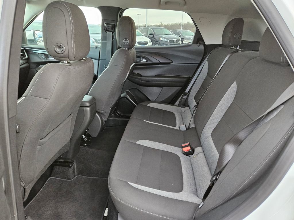 Used 2025 Chevrolet TrailBlazer LT AWD/4WD image 24