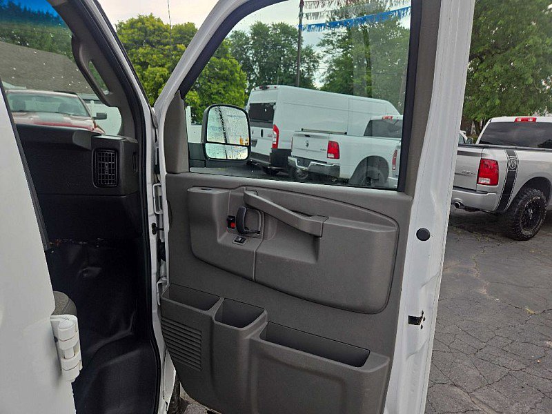 Used 2021 Chevrolet Express 2500 Extended image 18