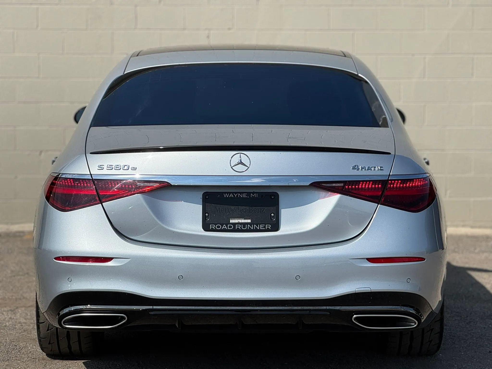 Used 2023 Mercedes-Benz S 580e 4MATIC Sedan w/ AMG Line image 6