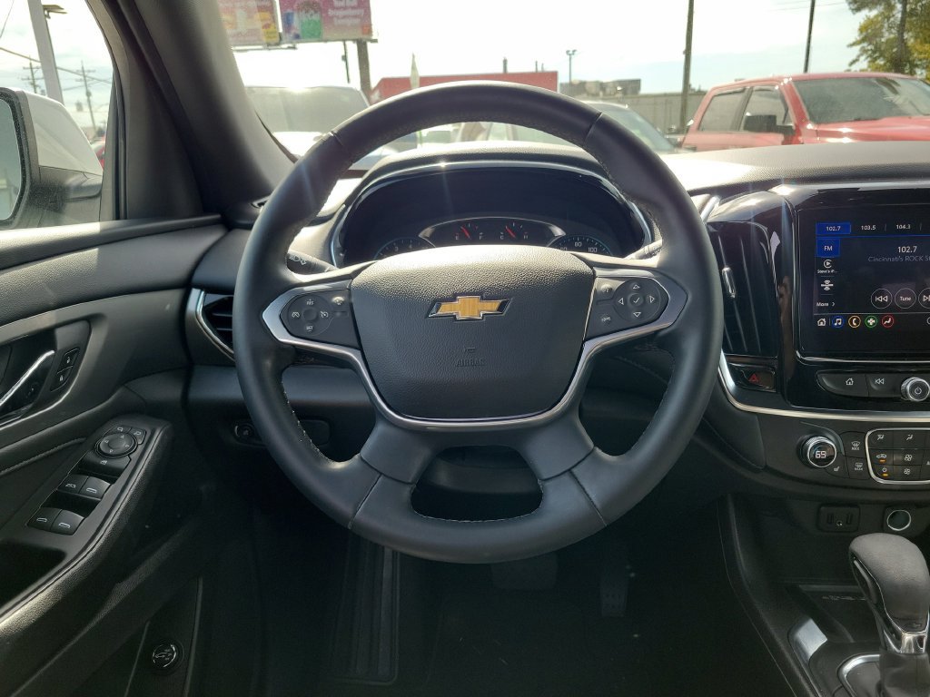 Used 2023 Chevrolet Traverse LT FWD image 15