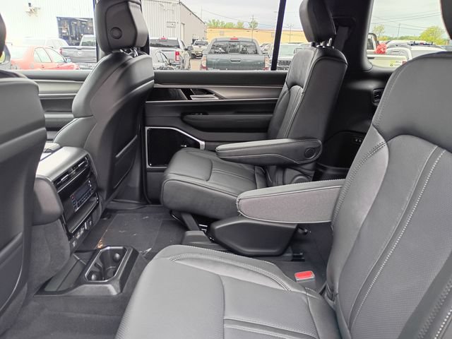 New 2026 Jeep Grand Wagoneer L Limited w/ Premium Group II AWD/4WD image 20