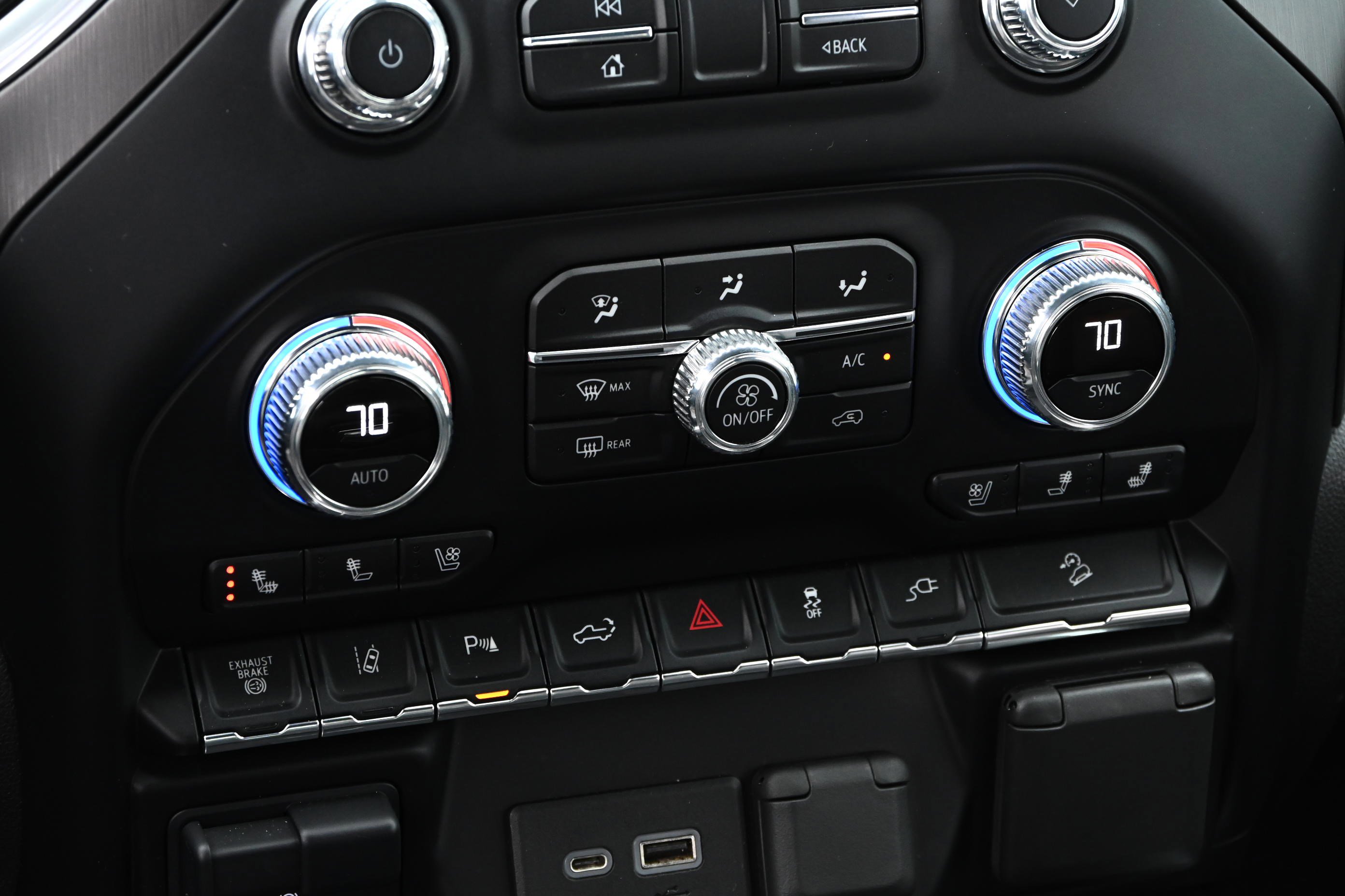 Used 2020 GMC Sierra 3500 AT4 w/ Technology Package image 21