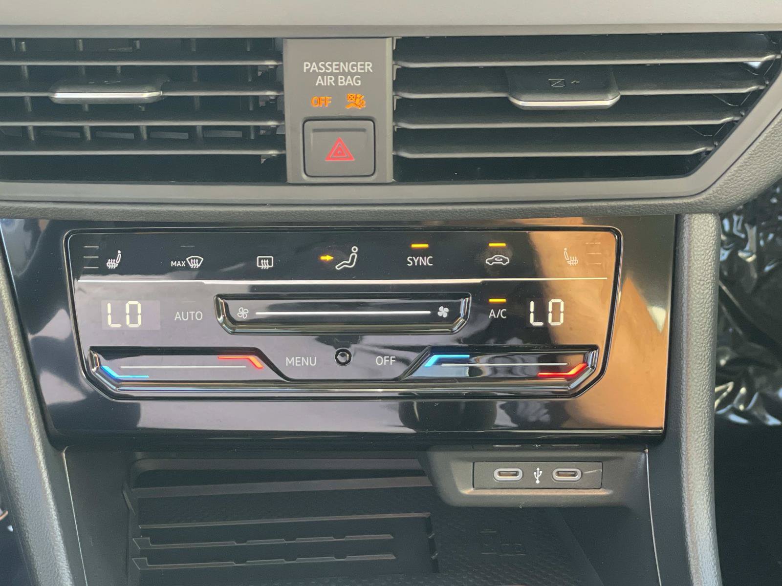 New 2027 Volkswagen Jetta SE FWD image 17