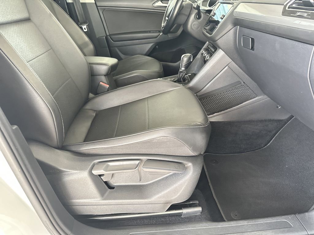 Used 2018 Volkswagen Tiguan SE image 36