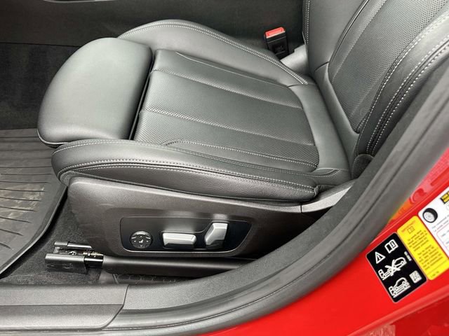 Used 2022 BMW 330i xDrive Sedan w/ Driving Assistance Package image 26
