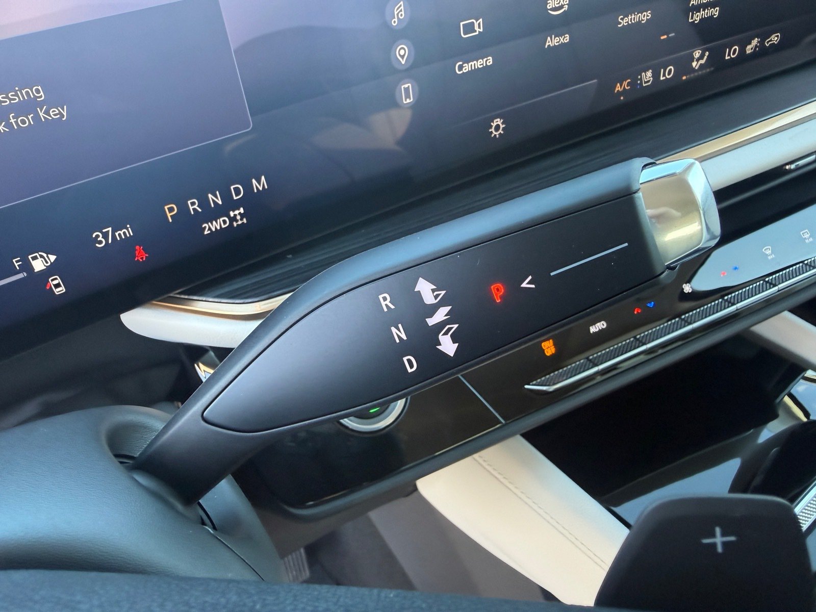 Used 2025 Buick Envision Avenir AWD/4WD image 21