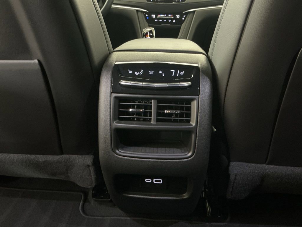 Used 2025 Cadillac XT5 Sportv w/ Technology Package AWD/4WD image 28