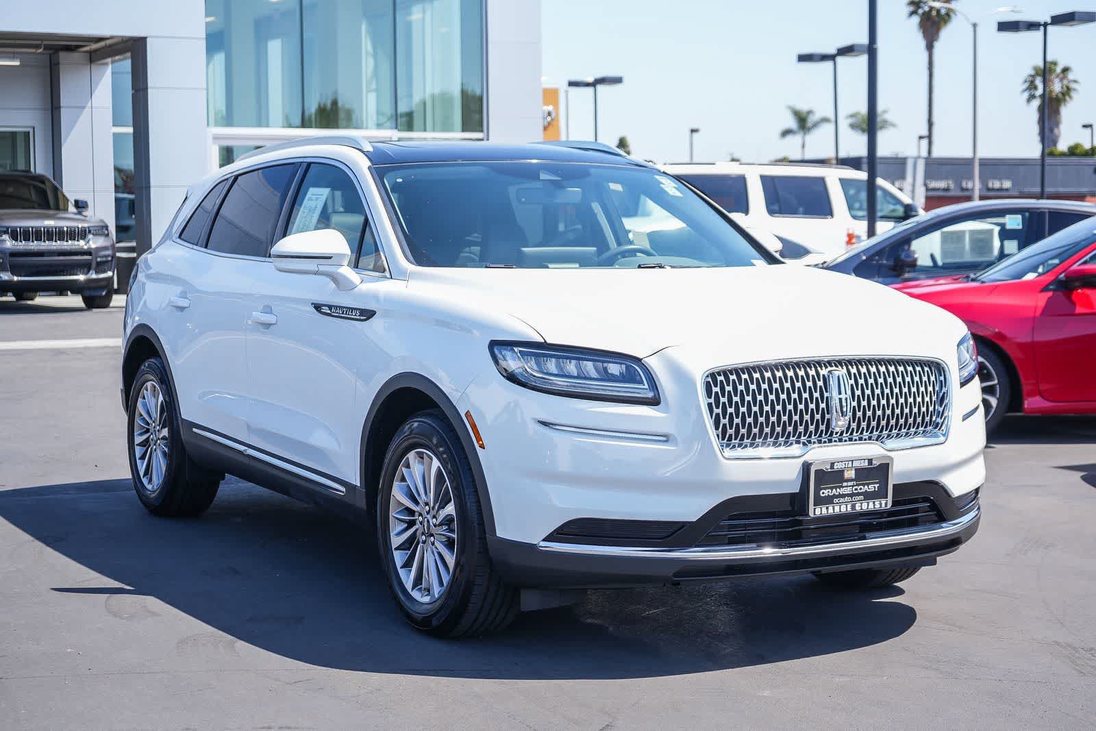 Used 2022 Lincoln Nautilus Reserve w/ Luxury Package FWD image 3