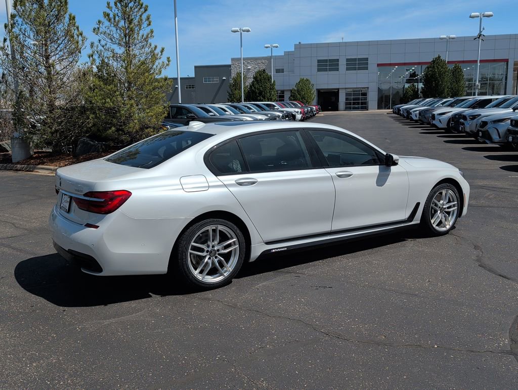 Used 2016 BMW 750i xDrive AWD/4WD image 4