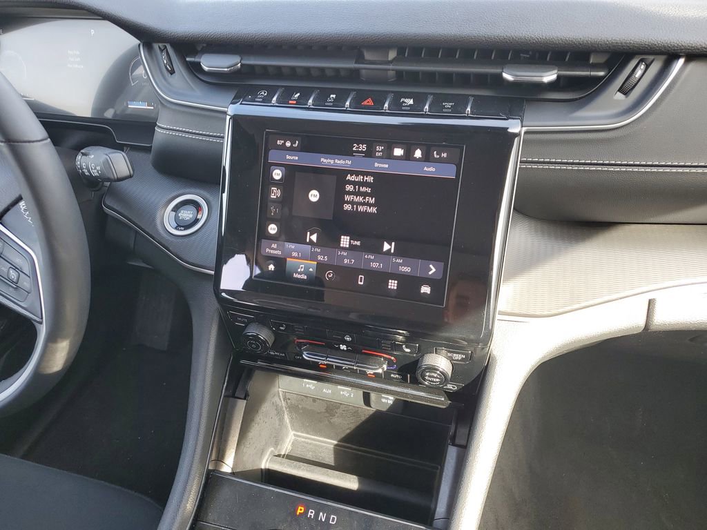 Used 2023 Jeep Grand Cherokee Laredo image 29