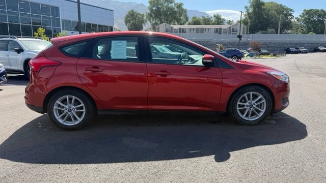 Used 2018 Ford Focus SE w/ Cold Weather Package FWD image 2
