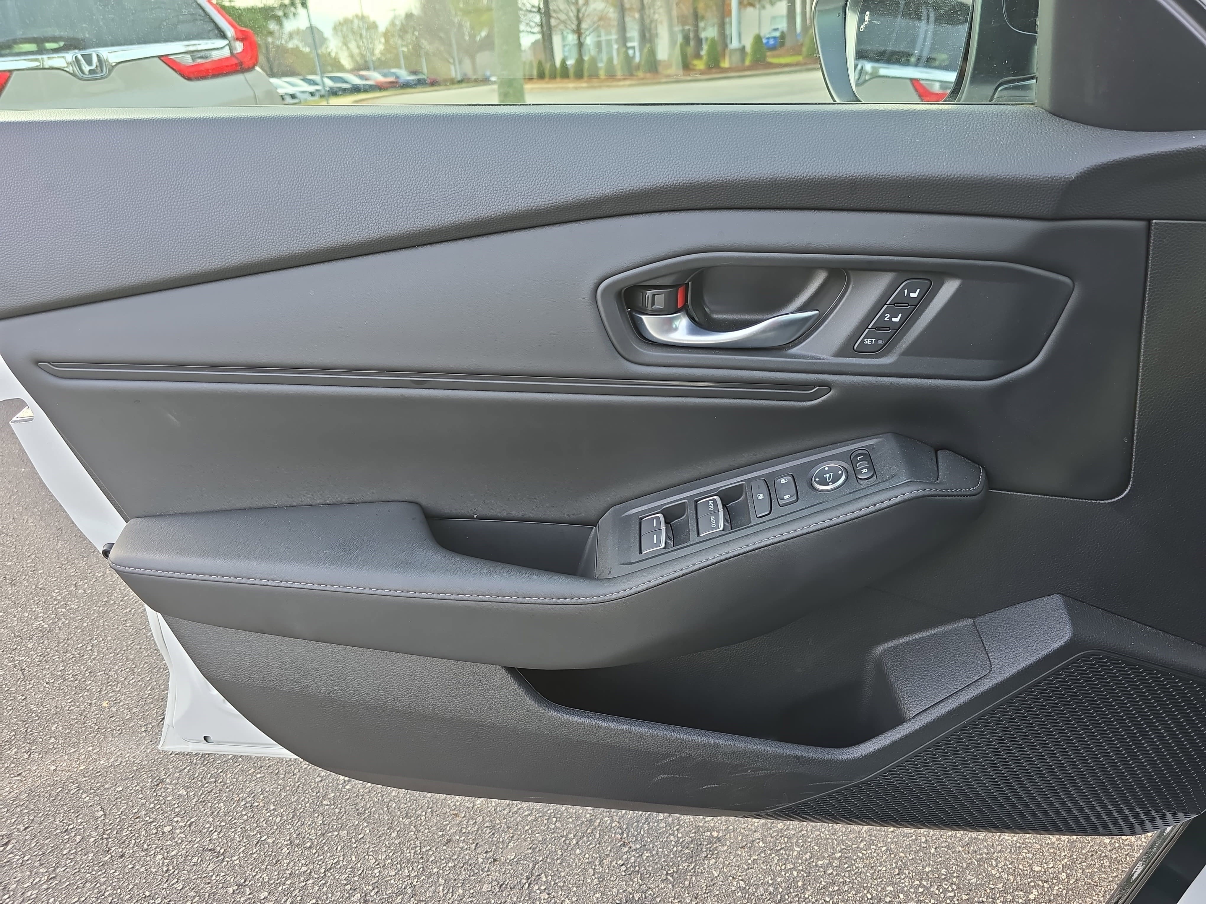 Used 2025 Honda Accord Sport image 25