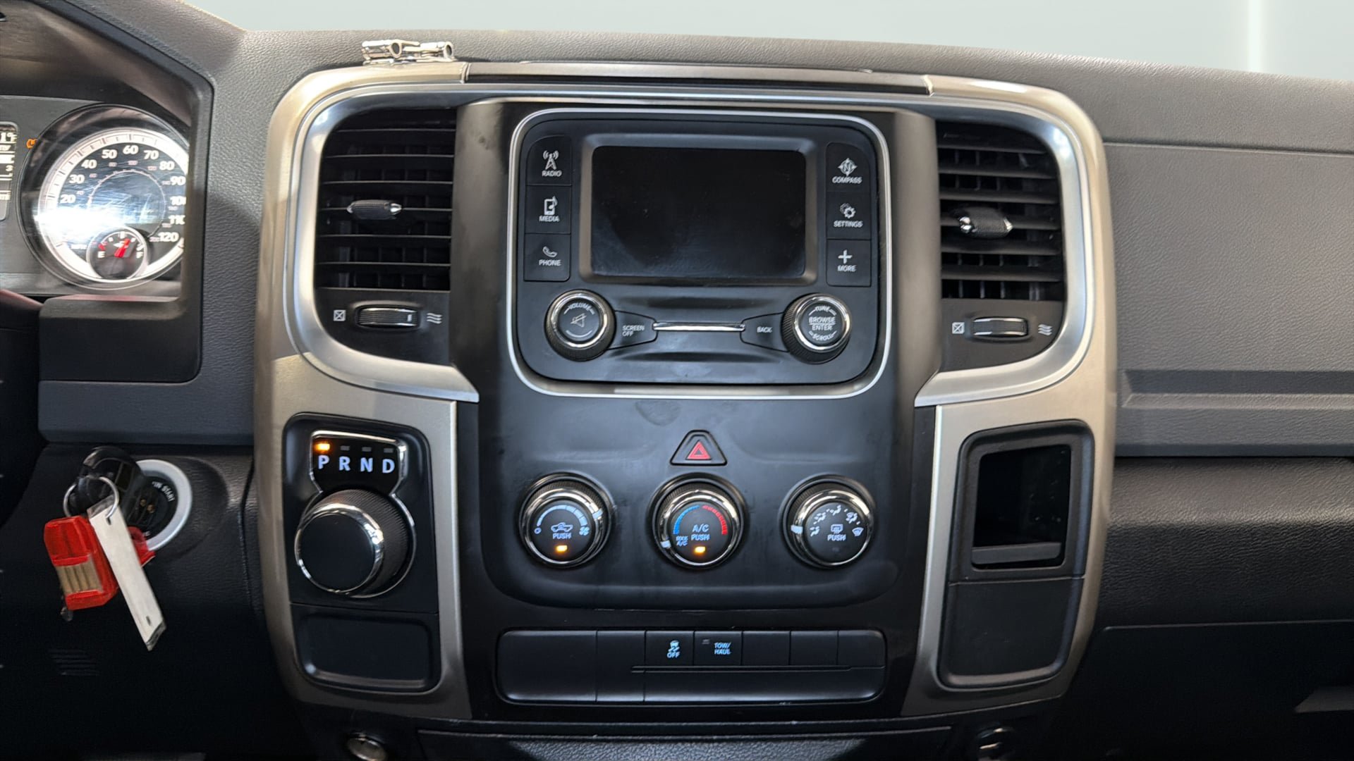 Used 2014 RAM 1500 Classic SLT RWD image 16