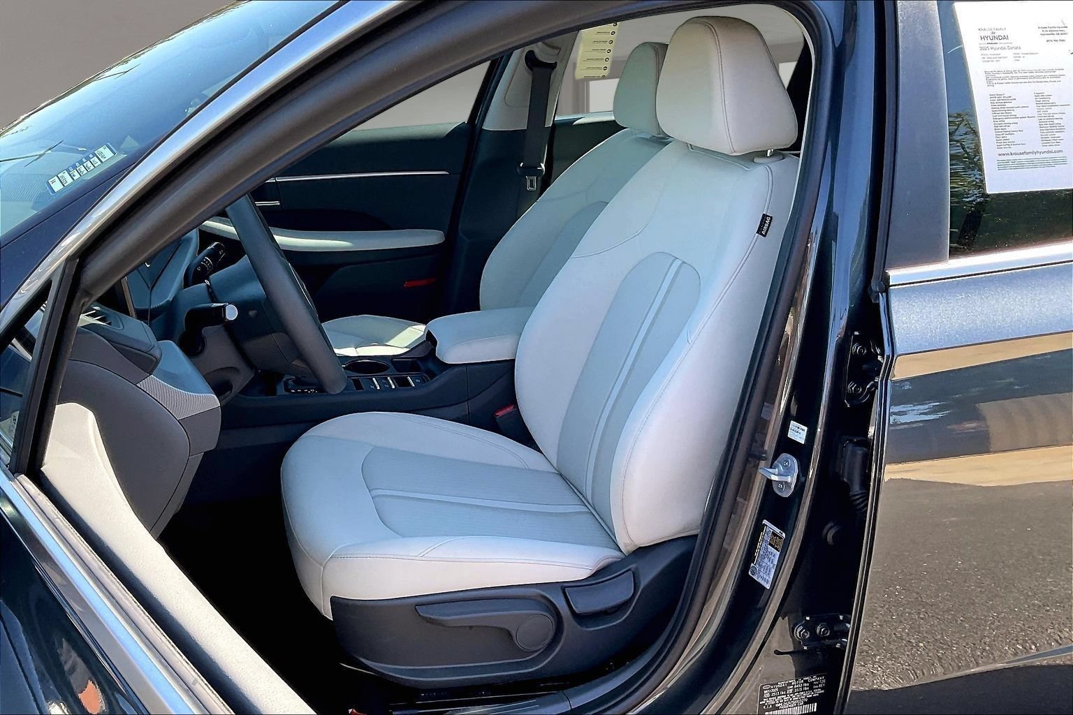 Certified 2025 Hyundai Sonata SE FWD image 21