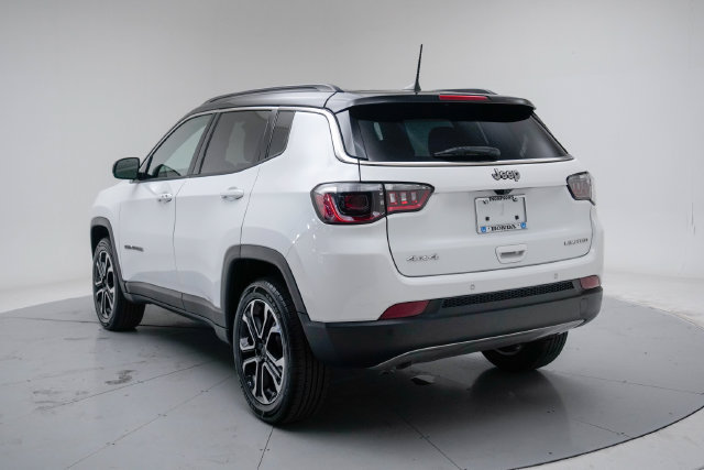 Used 2024 Jeep Compass Limited AWD/4WD image 2
