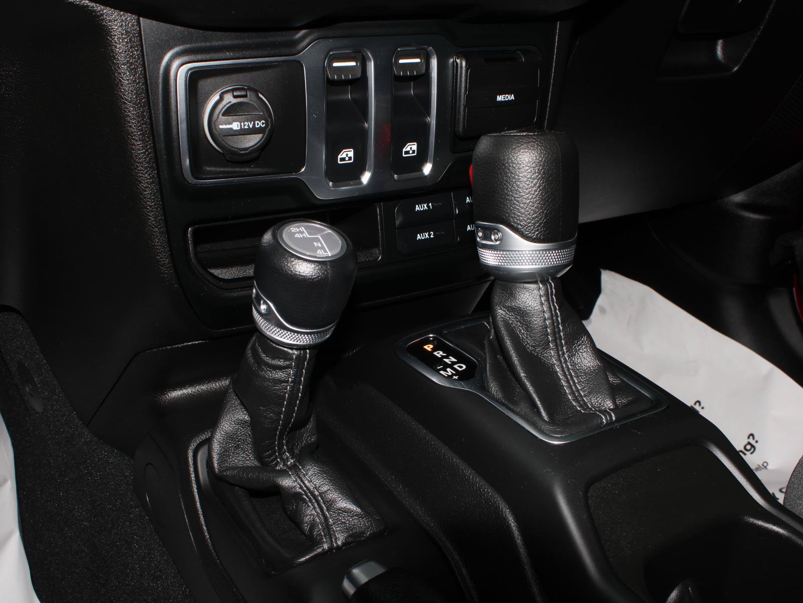 Used 2024 Jeep Wrangler Sport AWD/4WD image 15