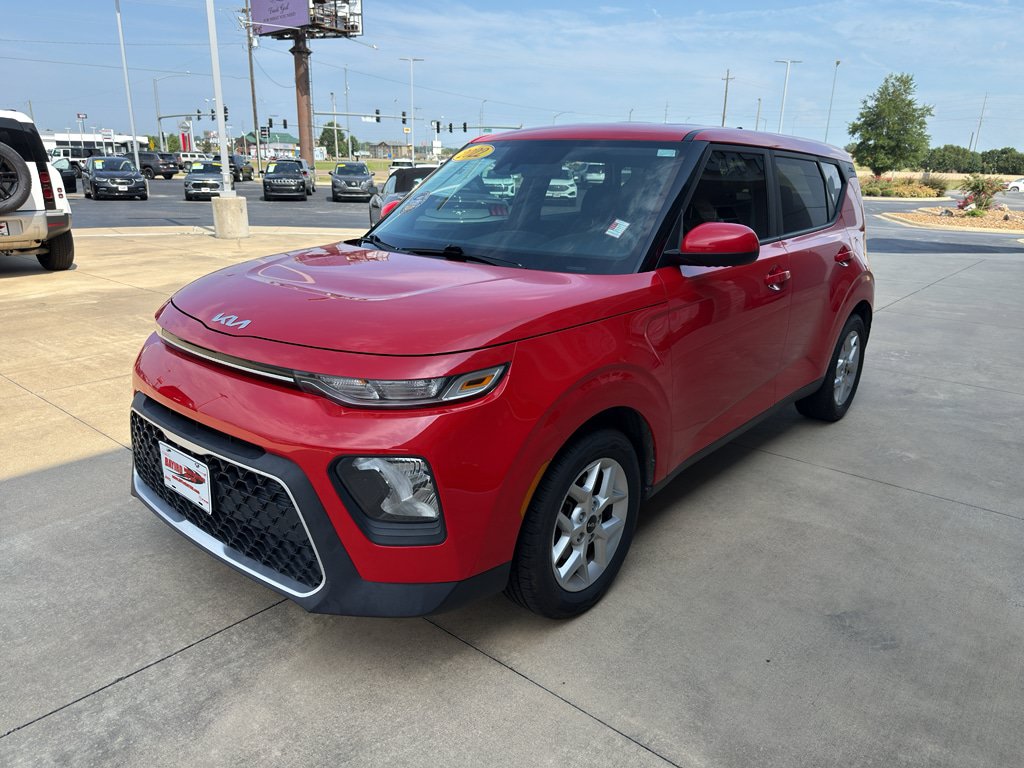 Used 2022 Kia Soul LX w/ Technology Package FWD image 4