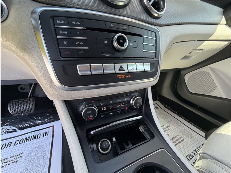 Used 2018 Mercedes-Benz CLA 250 image 32