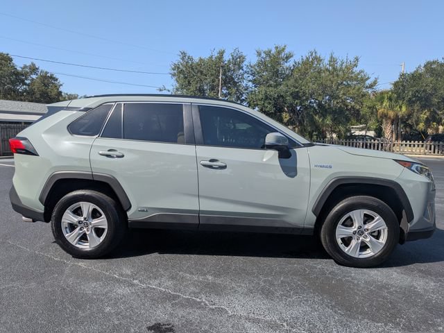 Used 2021 Toyota RAV4 XLE w/ Convenience Package AWD/4WD image 3