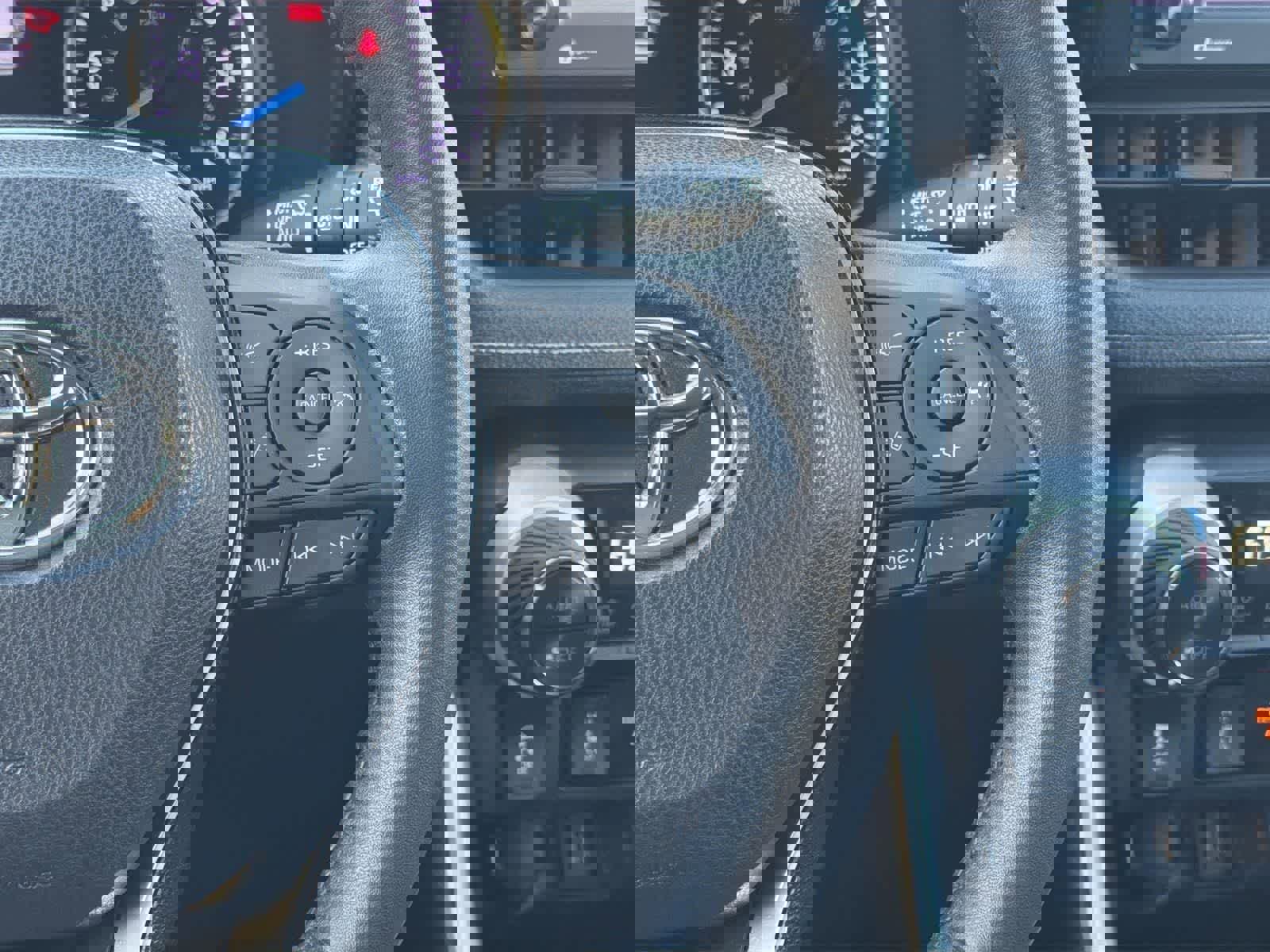 Used 2020 Toyota RAV4 XLE image 14