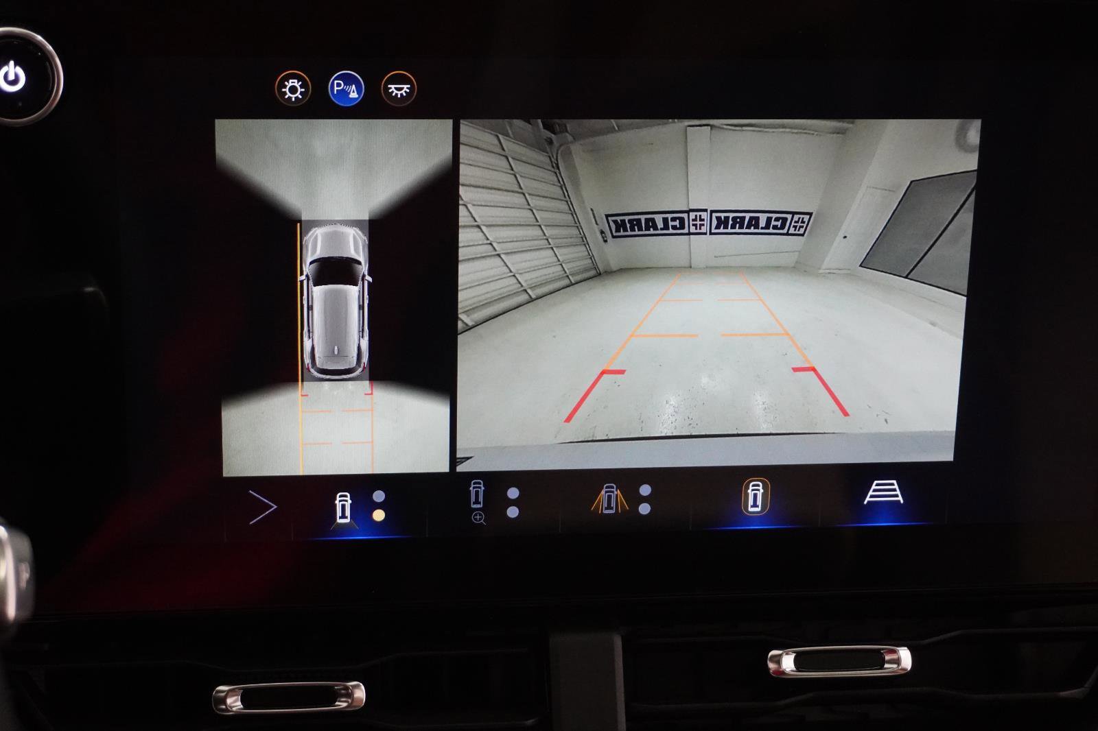 New 2026 Chevrolet Equinox ACTIV w/ Convenience Package III image 31