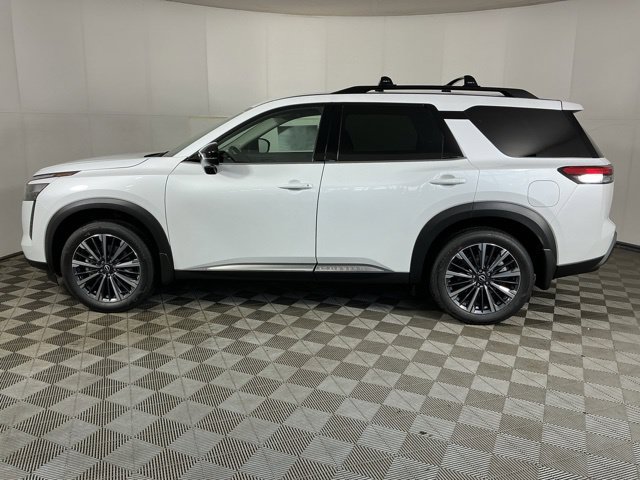 New 2026 Nissan Pathfinder Platinum AWD/4WD image 4