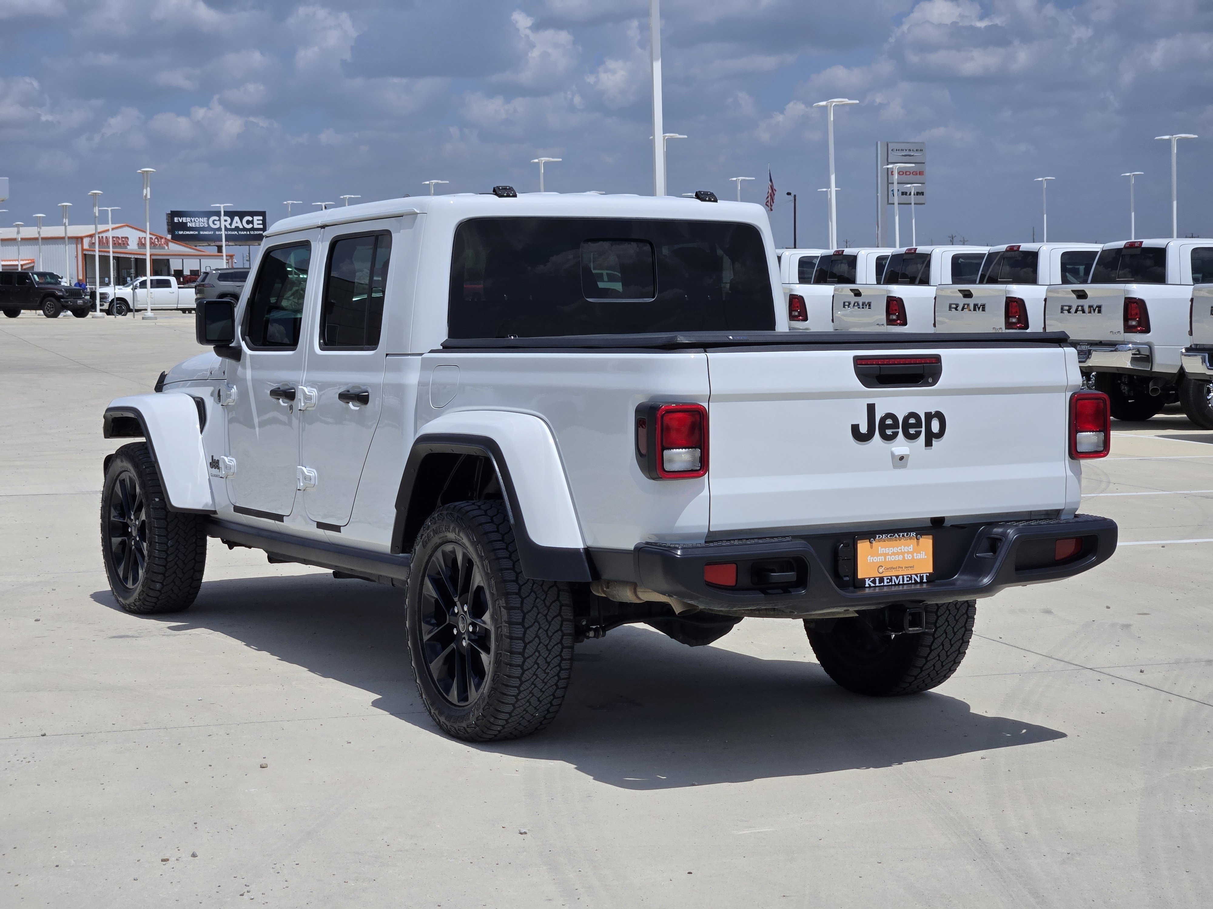 Used 2025 Jeep Gladiator Sport AWD/4WD image 6