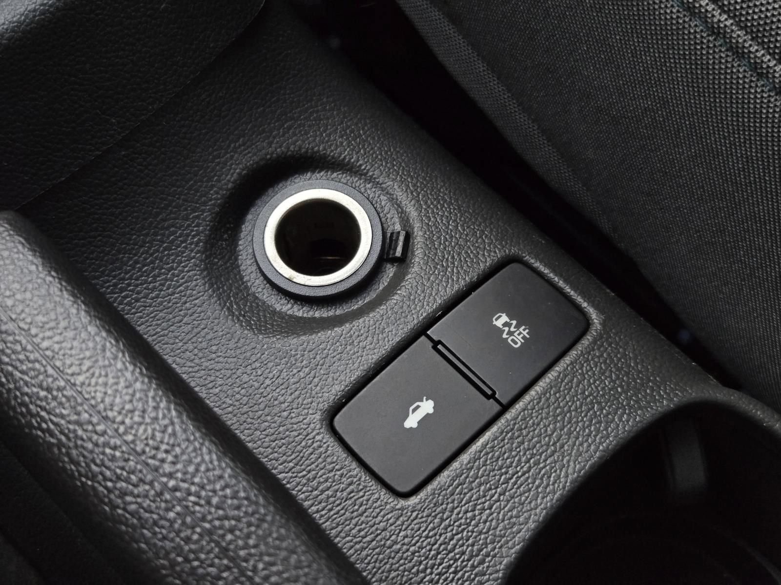 Used 2015 Chevrolet Sonic LT FWD image 26