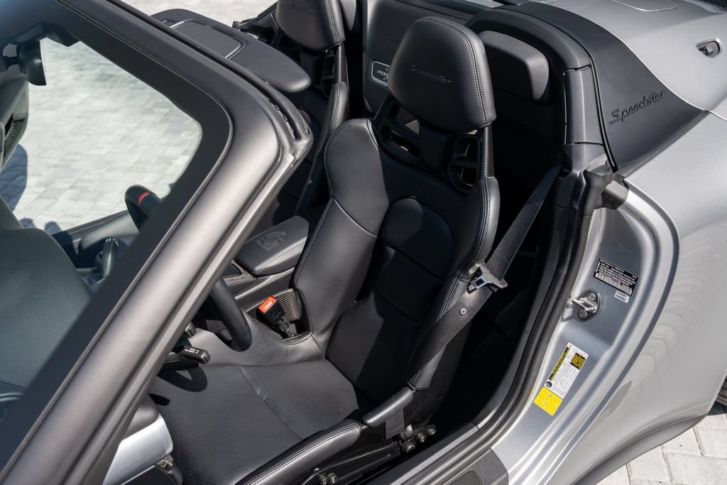 Used 2019 Porsche 911 Speedster RWD image 12