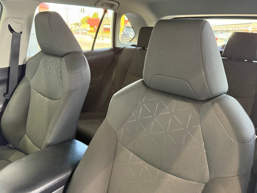 Certified 2025 Toyota RAV4 XLE FWD image 23