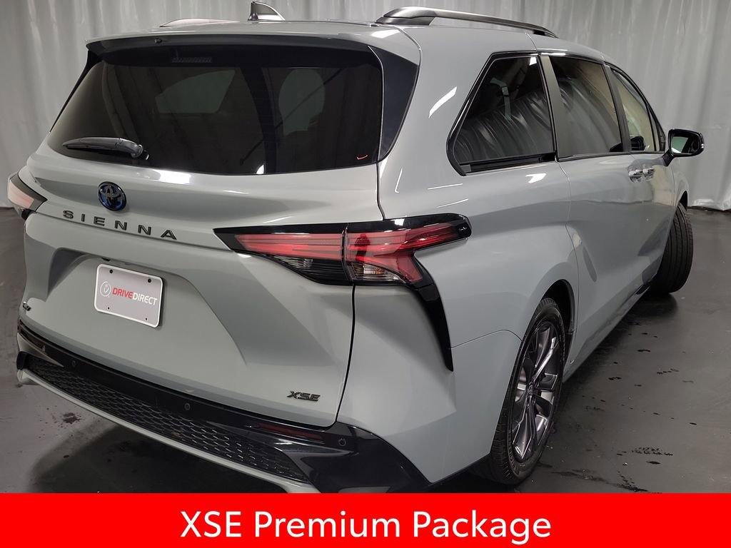 Used 2025 Toyota Sienna XSE image 8