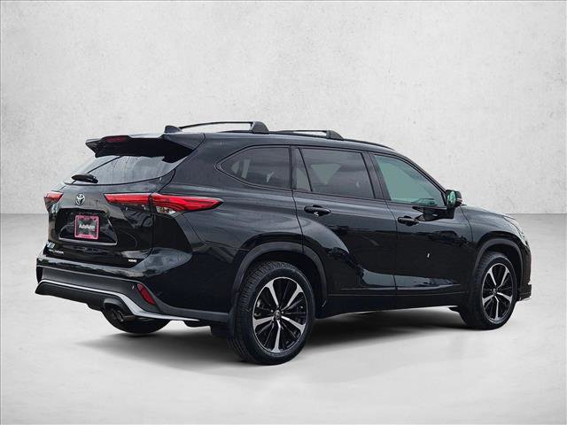 Used 2022 Toyota Highlander XSE image 5