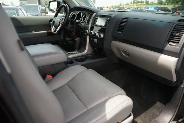 Used 2015 Toyota Sequoia Platinum AWD/4WD image 18