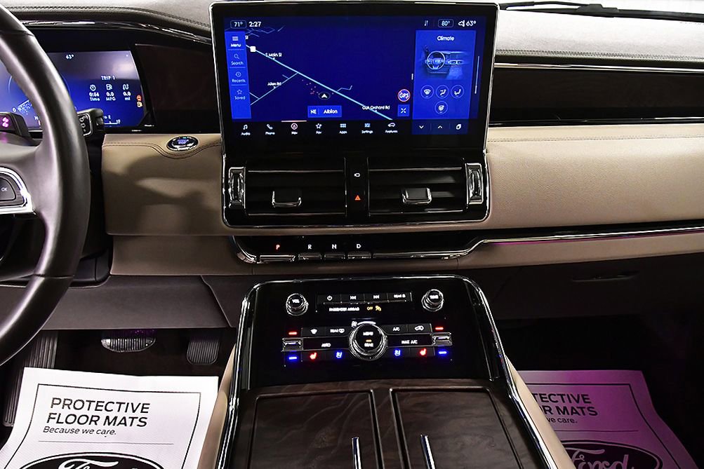 Used 2024 Lincoln Navigator Reserve image 24