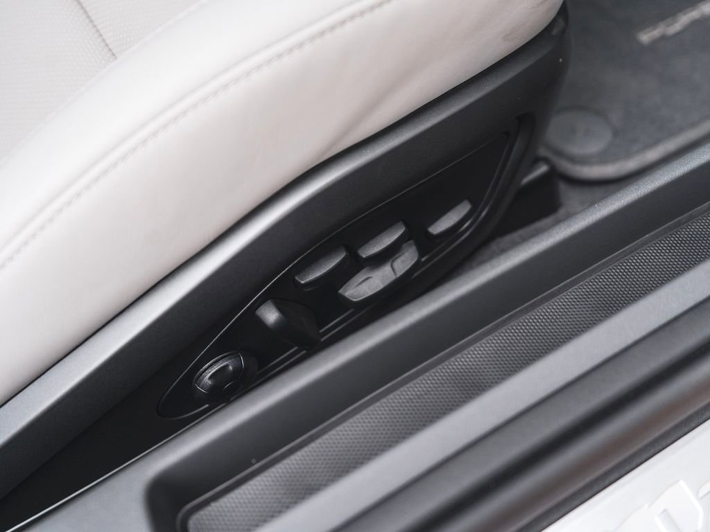 Used 2025 Porsche 911 Turbo S image 31