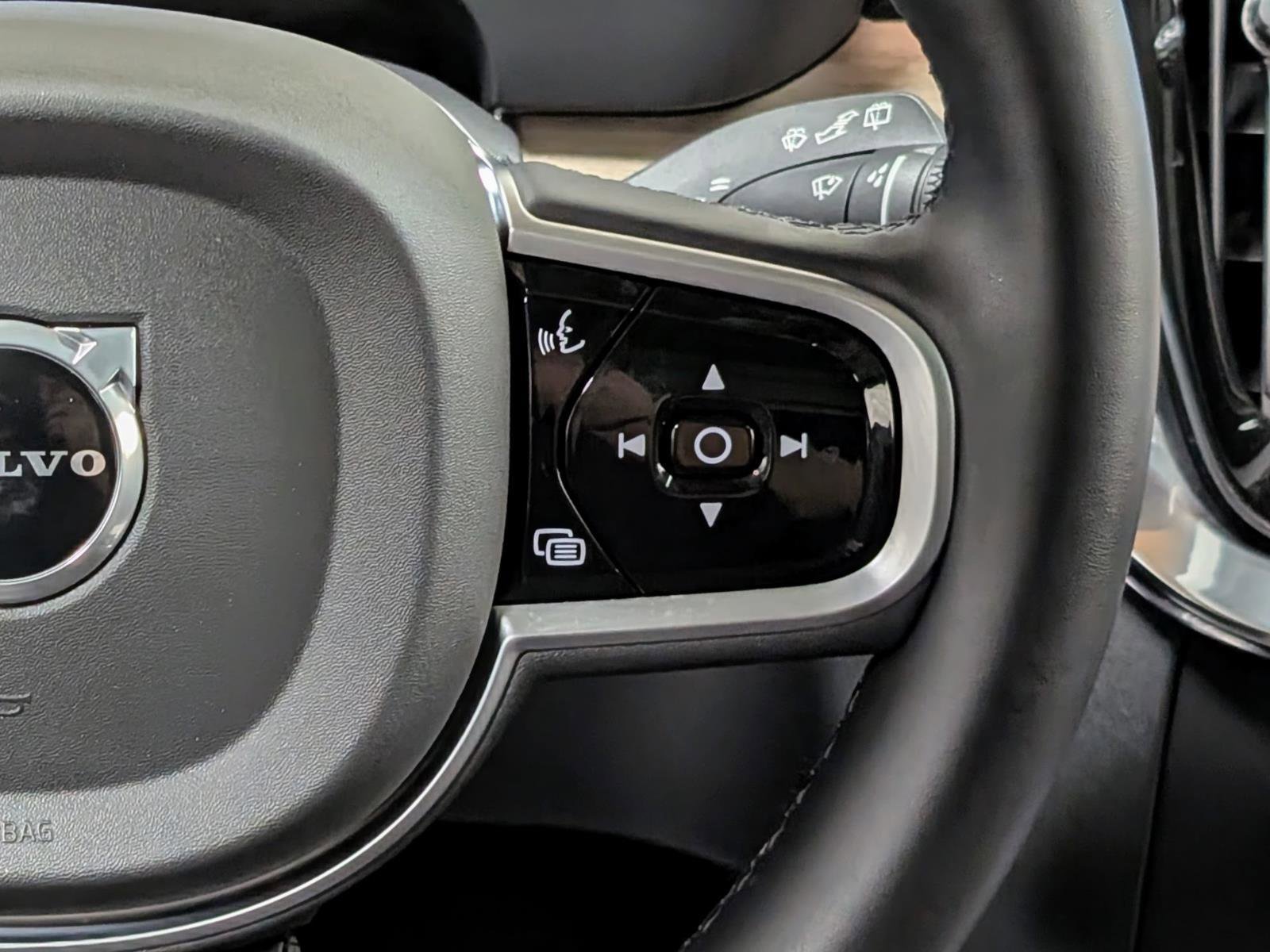 Used 2025 Volvo XC90 B5 Core w/ Protection Package Premier image 39