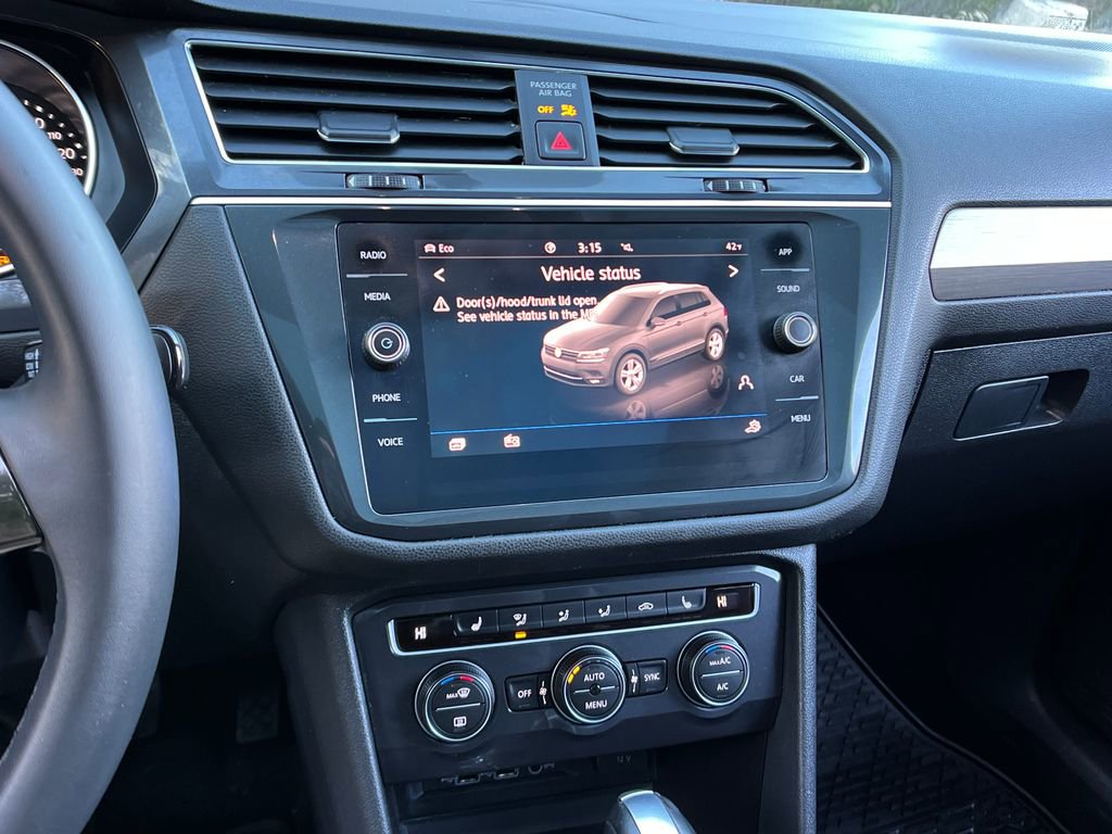 Used 2020 Volkswagen Tiguan S image 16