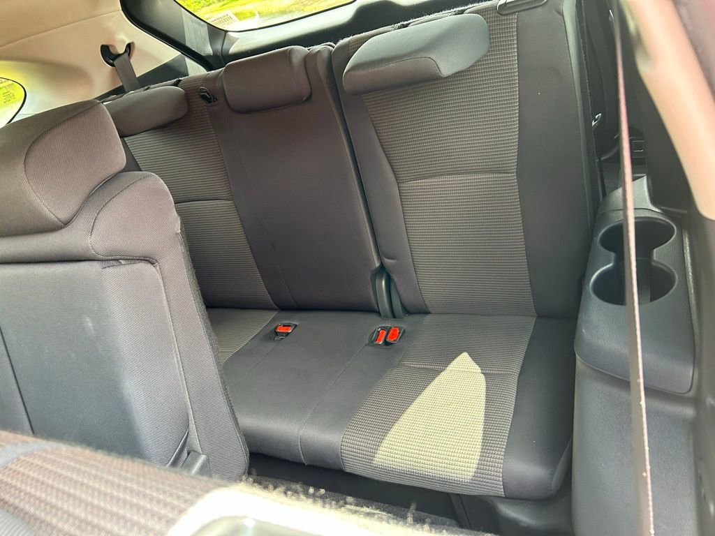 Used 2024 Toyota Highlander LE FWD image 13