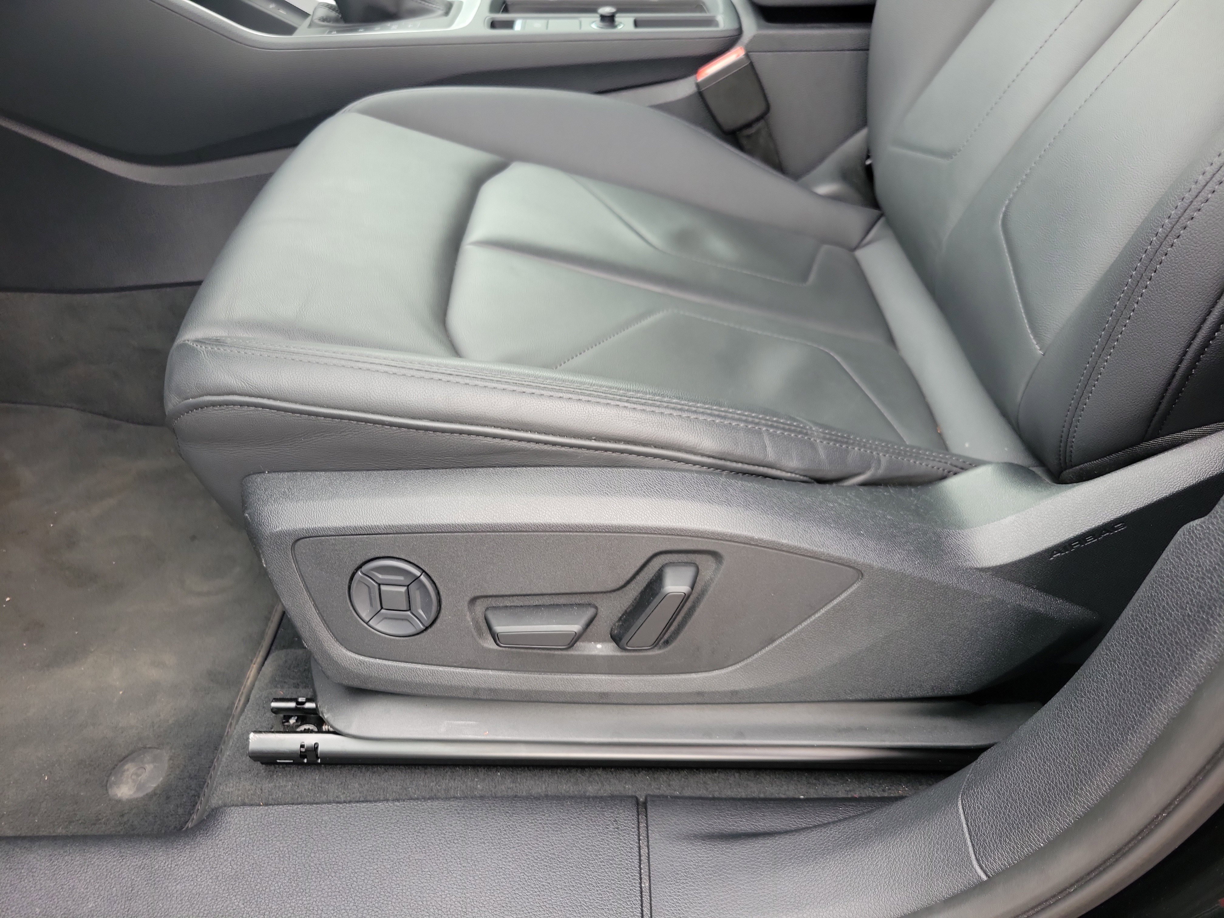 Used 2025 Audi Q3 2.0T Premium image 5