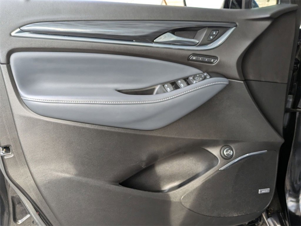 Used 2024 Buick Enclave Premium image 11