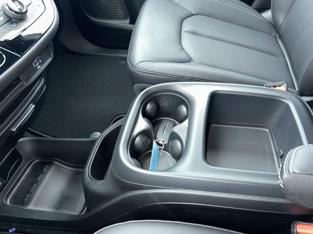 New 2026 Chrysler Pacifica Select image 39