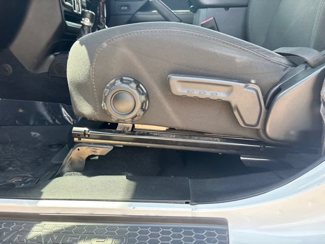 Used 2018 Jeep Wrangler Unlimited Sahara w/ LED Lighting Group AWD/4WD image 29