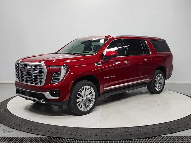 Used 2025 GMC Yukon XL Denali w/ Sun & Power Step Package image 3