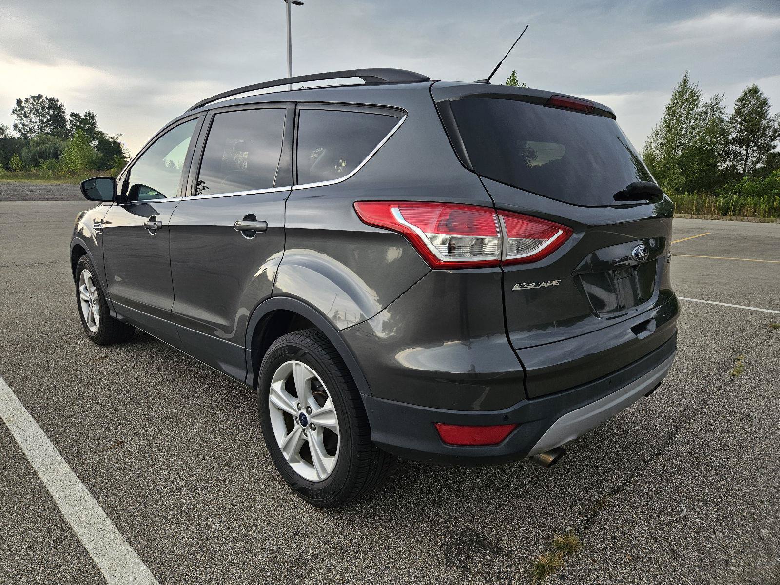 Used 2016 Ford Escape SE w/ Equipment Group 201A FWD image 5
