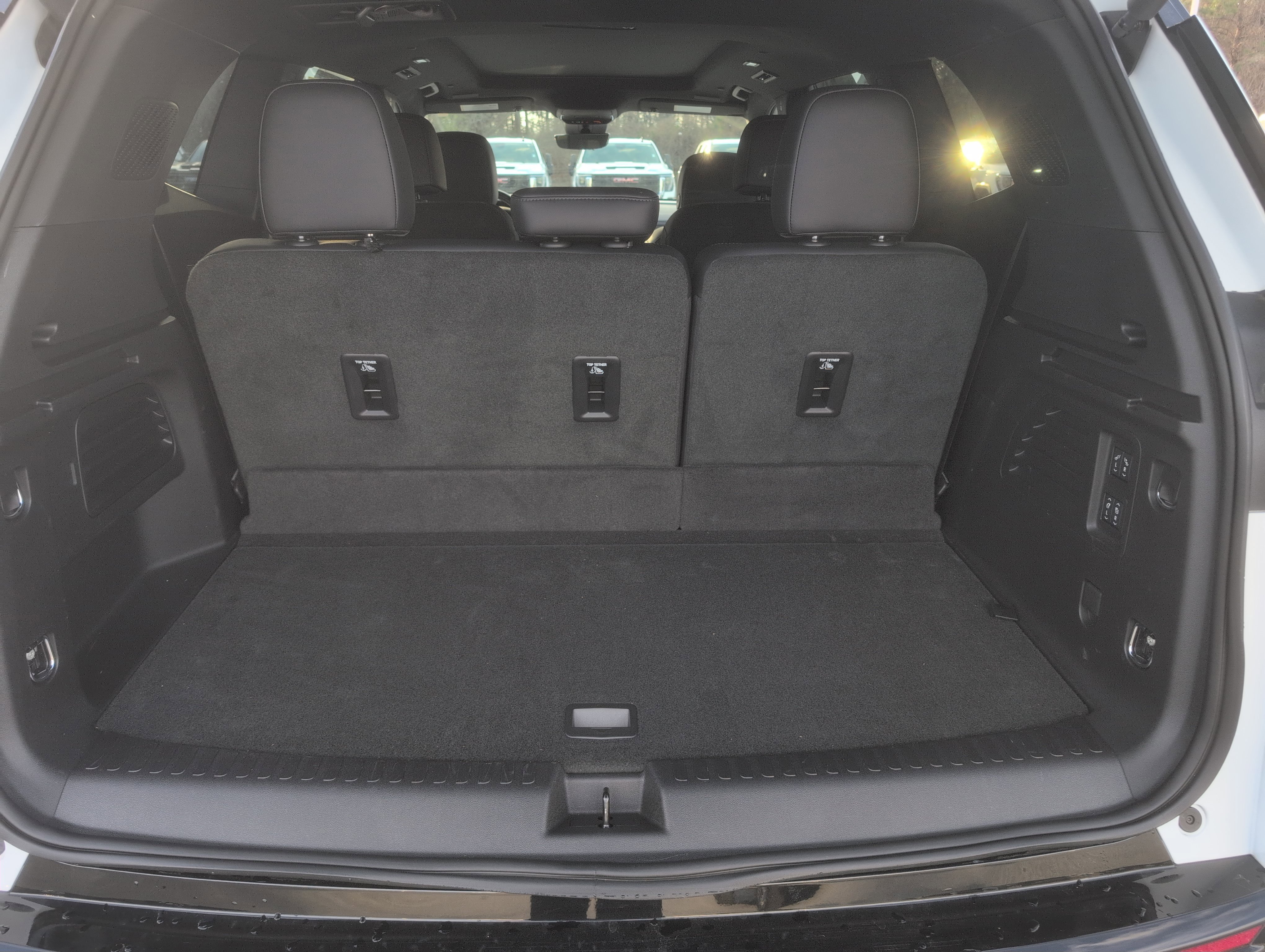 Used 2025 GMC Acadia Denali w/ Super Cruise Package image 7