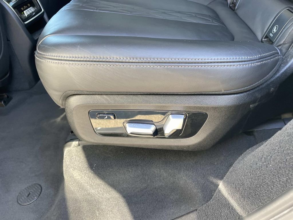 Used 2023 BMW X7 xDrive40i w/ Premium Package AWD/4WD image 23